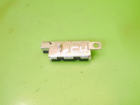 Wzmacniacz antenowy anteny 8P4035225B AUDI A3 8P 1.6 FSI HB 5D 04-08