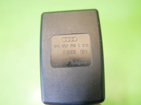 Zapięcie zatrzask pasa przód prawe 8P0857756C AUDI A3 8P HB 5D