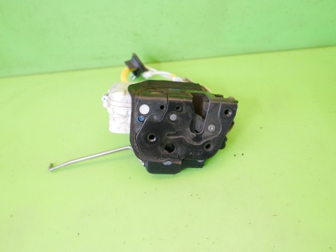 Zamek drzwi przód lewy 4E0837015 AUDI A3 8P HB 5D 04-08