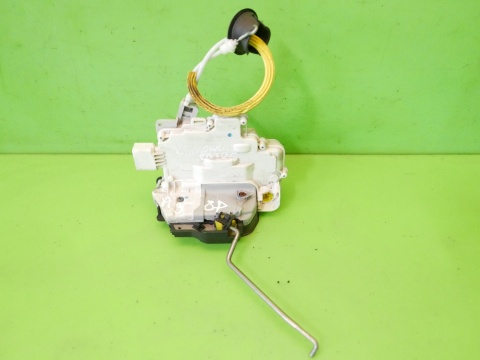 Zamek drzwi przód lewy 4E0837015 AUDI A3 8P HB 5D 04-08