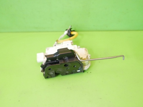 Zamek drzwi przód lewy 4E0837015 AUDI A3 8P HB 5D 04-08
