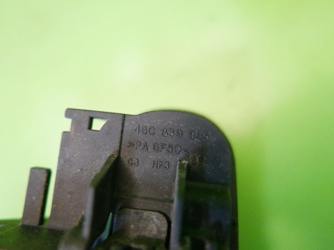 Klamka zewnętrzna tył prawa LY7H 4B0839885 AUDI A3 8P HB 5D 04-08