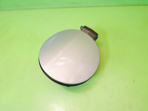 Klapka wlewu paliwa 8P4809999 LY7H 4B0839885 AUDI A3 8P HB 5D 04-08