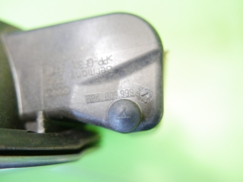 Klapka wlewu paliwa 8P4809999 LY7H 4B0839885 AUDI A3 8P HB 5D 04-08