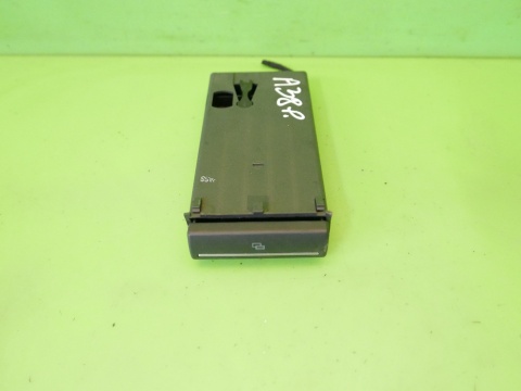 Schowek deski szuflada wizytownik 8P0941561 AUDI A3 8P HB 5D 04-08