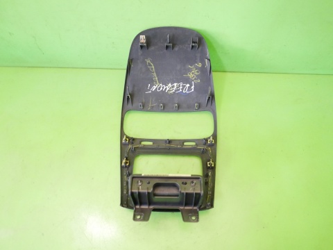 Ramka dekor deski radia FIAT FREEMONT I 11-15