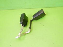 Zapięcia zapięcie pasa tył lewe + środek 8P0857739B AUDI A3 8P HB 5D 04-08