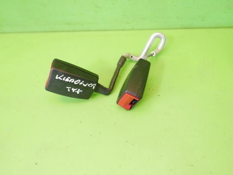 Zapięcia zatrzask zapięcie pasa tył lewe + środek 8P0857739B AUDI A3 8P 5D
