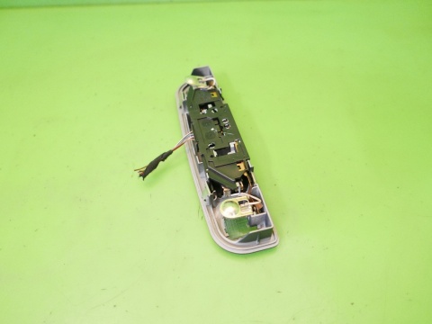 Lampka oświetlenia kabiny tył czarna 8E0947111A AUDI A3 8P HB 5D 04-08
