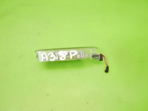 Lampka oświetlenia kabiny 4E0947105 4D0947105A AUDI A3 8P 1.6 HB 5D 04-08