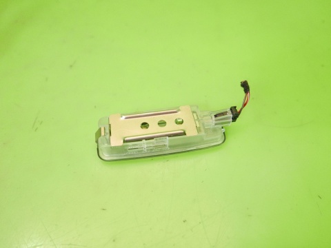 Lampka oświetlenia kabiny 4E0947105 4D0947105A AUDI A3 8P 1.6 HB 5D 04-08
