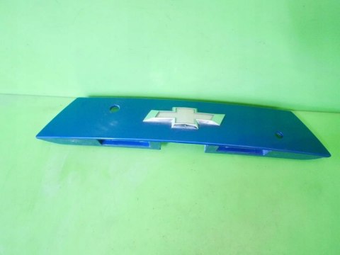 BLENDA LISTWA KLAPY TYŁ GCT LOGO ZNACZEK CHEVROLET SPARK III M300 09-13