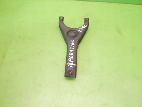 ŁAPA WIDEŁKI SPRZĘGŁA NISSAN ALMERA TINO 2.2 Di