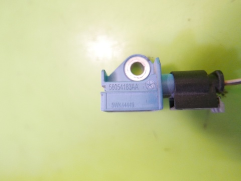 Czujnik uderzenia bocznego 56054183AA 5WK44449 FIAT FREEMONT I 11-15