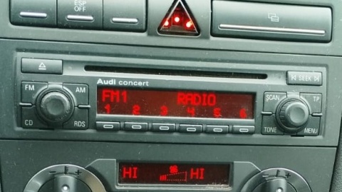 Radio fabryczne AUDI Concert 8P0035186C AUDI A3 8P 1.6 FSI HB 5D 04-08
