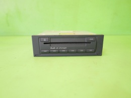 Zmieniarka płyt CD changer 8E0035111D AUDI A3 8P 1.6 FSI HB 5D 04-08