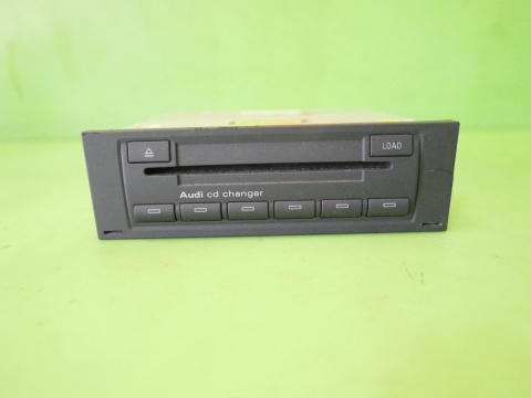 Zmieniarka płyt CD changer 8E0035111D AUDI A3 8P 1.6 FSI HB 5D 04-08