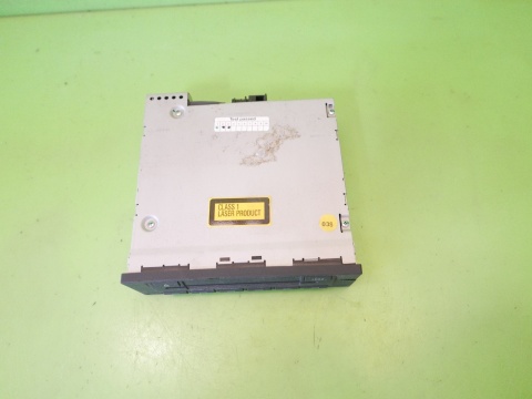 Zmieniarka płyt CD changer 8E0035111D AUDI A3 8P 1.6 FSI HB 5D 04-08
