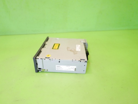 Zmieniarka płyt CD changer 8E0035111D AUDI A3 8P 1.6 FSI HB 5D 04-08