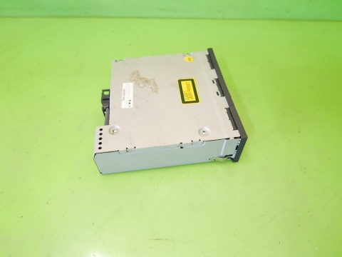 Zmieniarka płyt CD changer 8E0035111D AUDI A3 8P 1.6 FSI HB 5D 04-08