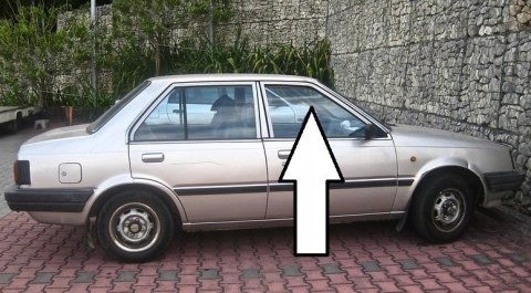 SZYBA DRZWIOWA PRAWA PRZÓD NISSAN SUNNY B11 5D 82-