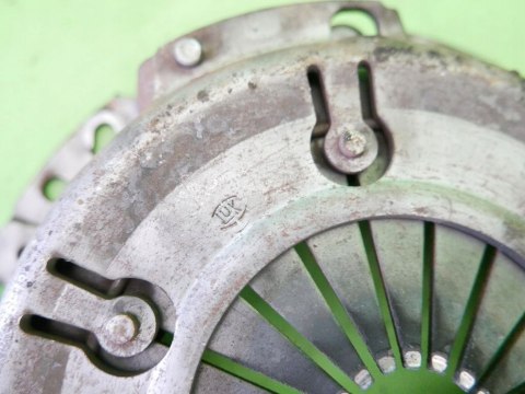 DOCISK SPRZĘGŁA LUK RENAULT LAGUNA I PHII 1.6 16V