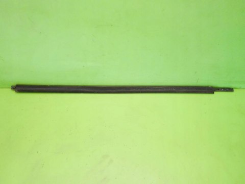 LISTWA ZGARNIAJĄCA LEWA PRZÓD HYUNDAI I20 I HB 5D