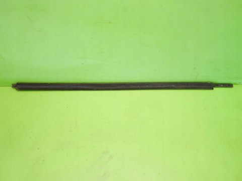 LISTWA ZGARNIAJĄCA LEWA PRZÓD HYUNDAI I20 I HB 5D