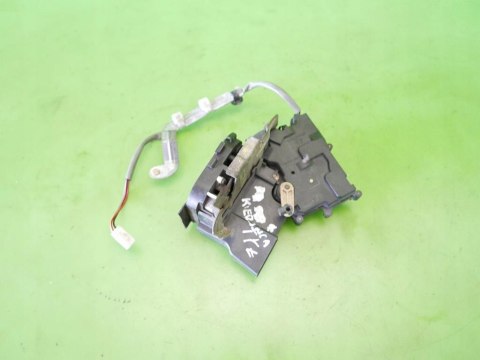 CENTRALNY ZAMEK LEWY TYŁ MAZDA 323F BJ HB 5D 00-