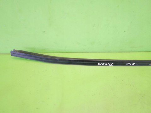LISTWA SZYBY CZOŁOWEJ LEWA HONDA ACCORD V CC7 93- LISTWA SZYBY CZOŁOWEJ LEWA HONDA ACCORD V CC7 93-