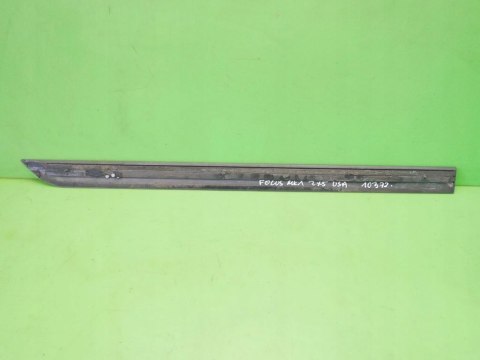 LISTWA DRZWIOWA PRAWA PRZÓD FORD FOCUS MK1 ZX5 5D LISTWA DRZWIOWA PRAWA PRZÓD FORD FOCUS MK1 ZX5 5D