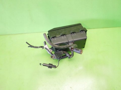 SKRZYNKA BEZPIECZNIKÓW FORD FOCUS MK1 ZX5 USA 2.3