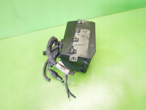 SKRZYNKA BEZPIECZNIKÓW FORD FOCUS MK1 ZX5 USA 2.3