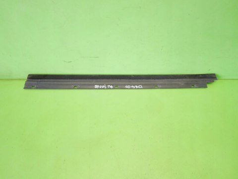 LISTWA ZGARNIAJĄCA PRAWA TYŁ AUDI 80 B4 KOMBI 91-