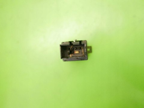 PRZEŁĄCZNIK ŚWIATEŁ AWARYJNYCH VW POLO IV 9N 01-05