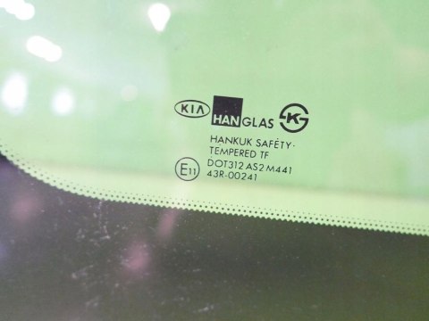 SZYBA KAROSERYJNA PRAWA TYŁ KIA CARNIVAL I 99-01 SZYBA KAROSERYJNA PRAWA TYŁ KIA CARNIVAL I 99-01