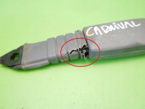 ZAPIĘCIE PASA LEWE PRZÓD KIA CARNIVAL I 5D 99-01