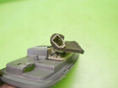 LAMPKA OŚWIETLENIE BAGAŻNIKA KIA CARNIVAL I FL 01-