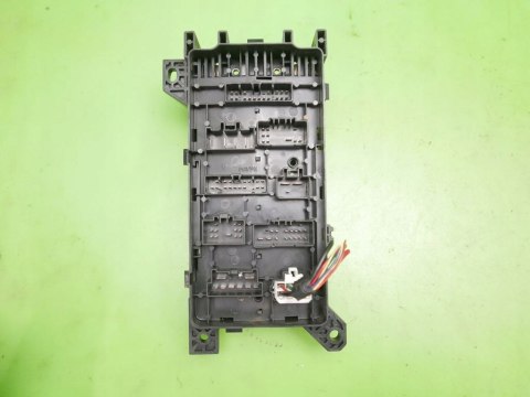 SKRZYNKA BEZPIECZNIKÓW KIA CARNIVAL I FL 2.9 CRDI