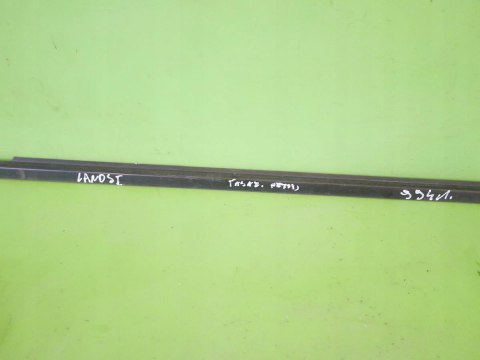 LISTWA ZGARNIAJĄCA PRAWA PRZÓD DAEWOO LANOS I T150