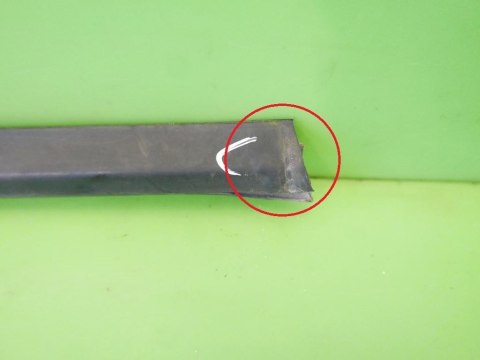 LISTWA ZGARNIAJĄCA PRAWA PRZÓD PEUGEOT 206 HB 5D