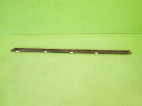 LISTWA ZGARNIAJĄCA PRAWA PRZÓD HYUNDAI H1 I 00-02