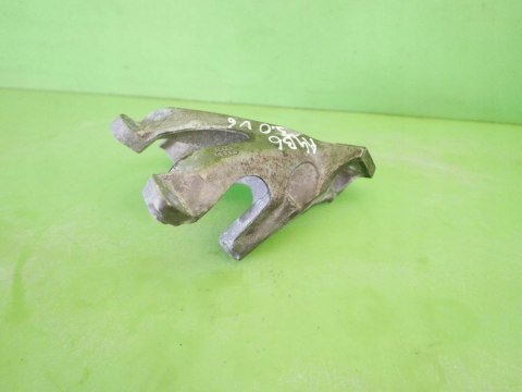 ŁAPA WSPORNIK SILNIKA LEWA AUDI A4 B6 3.0 V6 ASN ŁAPA WSPORNIK SILNIKA LEWA AUDI A4 B6 3.0 V6 ASN