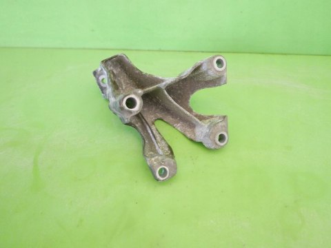 ŁAPA WSPORNIK SILNIKA LEWA AUDI A4 B6 3.0 V6 ASN ŁAPA WSPORNIK SILNIKA LEWA AUDI A4 B6 3.0 V6 ASN