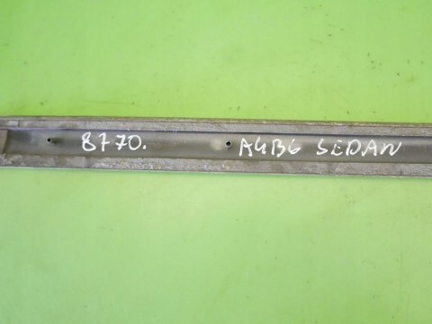LISTWA DRZWIOWA LEWA TYŁ AUDI A4 B6 LY7W SEDAN 00- LISTWA DRZWIOWA LEWA TYŁ AUDI A4 B6 LY7W SEDAN 00-